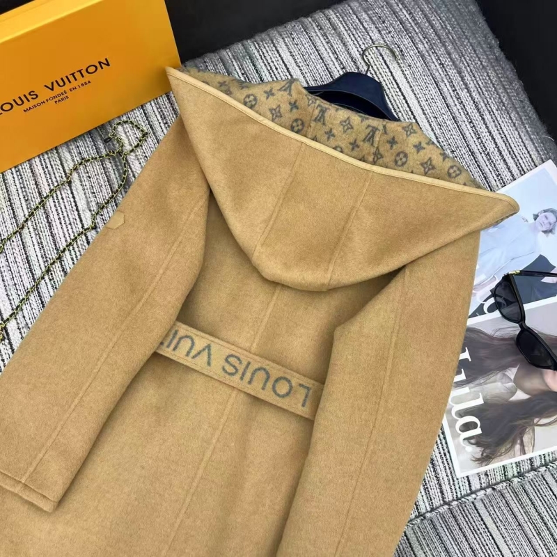 l0vis Vvtt0n outwear